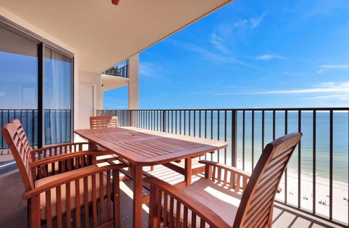 Orange Beach East House | Beachfront Condo w/View & Pool, Sleeps 8
