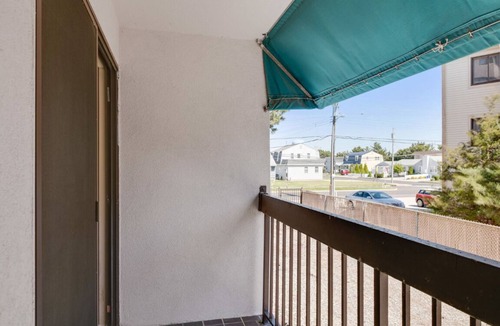 Southend Condo | Beachfront Condo With Pool