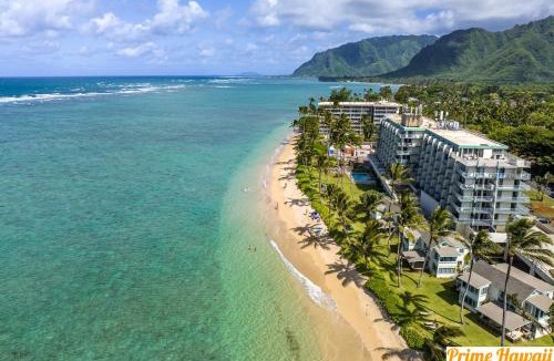 Hauula House | Beachfront Condo with Amazing Views