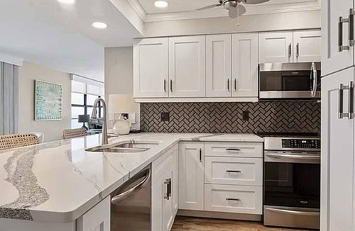 Golden Beach Apartment | Beachfront Condo with Gulf Views in Venice