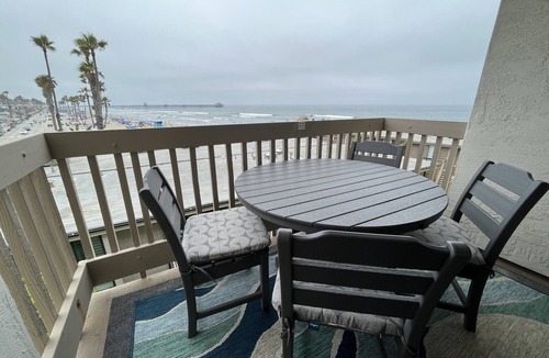 Townsite Condo | Beachfront Condo Within a tropical paradise