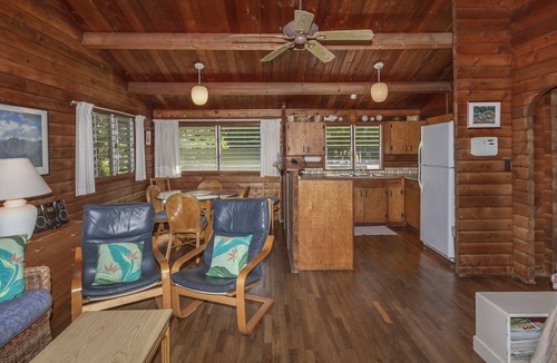 Pupukea Cottage | Beachfront Cottage at Log Cabins