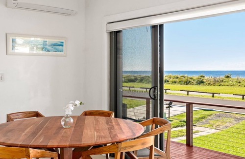 Werri Beach House | Beachfront Cottage - Gerringong