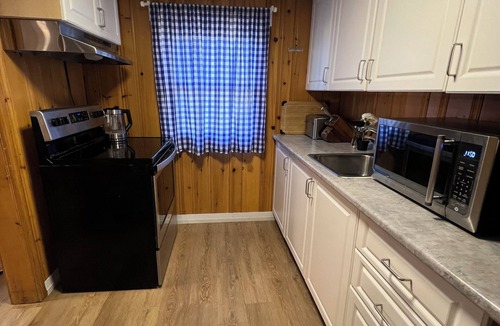 Wasaga Beach Cottage | BEACHFRONT COTTAGE IN WASAGA BEACH - SANDPIPER BEACH RESORT - COTTAGE UNIT # 12