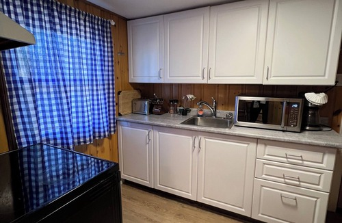 Wasaga Beach Cottage | BEACHFRONT COTTAGE IN WASAGA BEACH - SANDPIPER BEACH RESORT - COTTAGE UNIT # 12