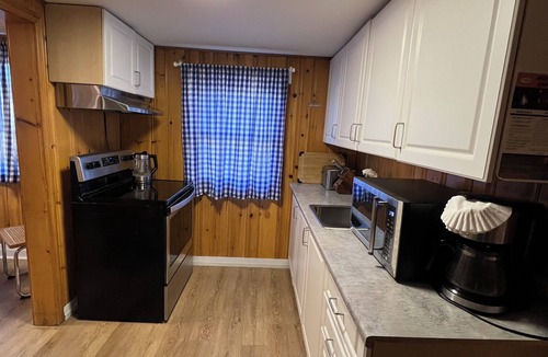 Wasaga Beach Cottage | BEACHFRONT COTTAGE IN WASAGA BEACH - SANDPIPER BEACH RESORT - COTTAGE UNIT # 12