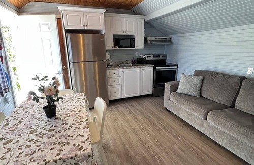 Wasaga Beach Cottage | BEACHFRONT COTTAGE IN WASAGA BEACH - SANDPIPER BEACH RESORT - COTTAGE # 8