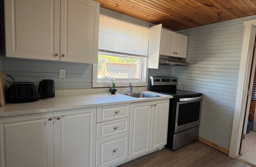 Wasaga Beach Cottage | BEACHFRONT COTTAGE IN WASAGA BEACH - SANDPIPER BEACH RESORT - COTTAGE # 7