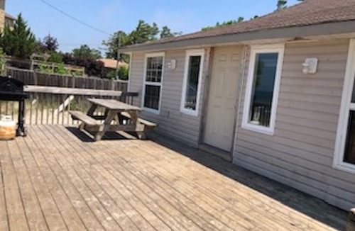Wasaga Beach Cottage | BEACHFRONT COTTAGE IN WASAGA BEACH - SANDPIPER BEACH RESORT - COTTAGE # 7