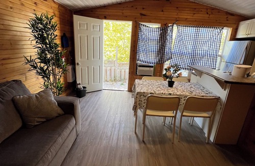 Wasaga Beach Cottage | BEACHFRONT COTTAGE IN WASAGA BEACH - SANDPIPER BEACH RESORT - COTTAGE # 3