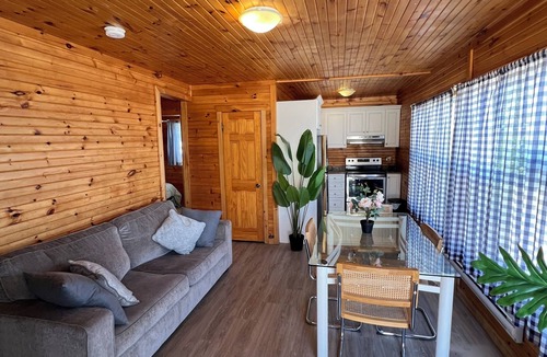 Wasaga Beach Cottage | BEACHFRONT COTTAGE IN WASAGA BEACH - SANDPIPER BEACH RESORT - COTTAGE # 2