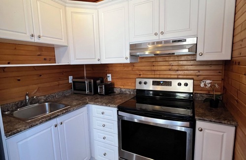 Wasaga Beach Cottage | BEACHFRONT COTTAGE IN WASAGA BEACH - SANDPIPER BEACH RESORT - COTTAGE # 2