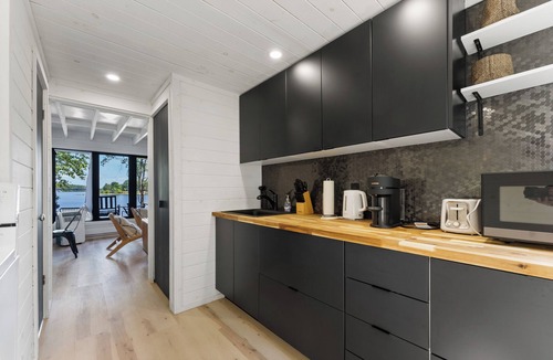 Laurentian Valley Cottage | Beachfront cottage on the Ottawa River