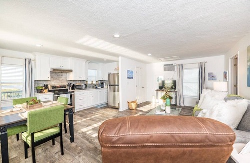 Cedar Lane House | Beachfront Cottage on Sargent Beach