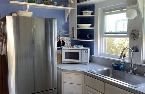 Biddeford Cottage | Beachfront cottage on Fortunes Rocks Beach
