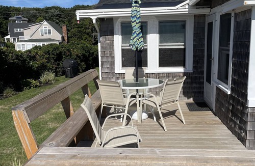 Biddeford Cottage | Beachfront cottage on Fortunes Rocks Beach