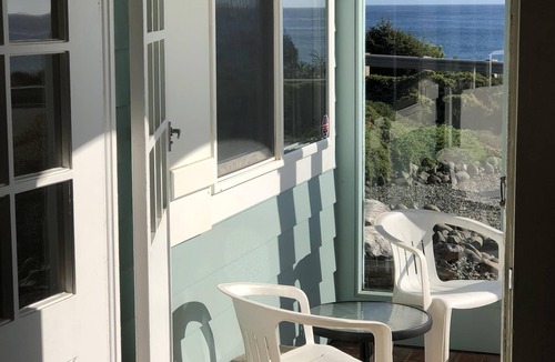 Crescent City North House | Beachfront Cottage with Fantastic View