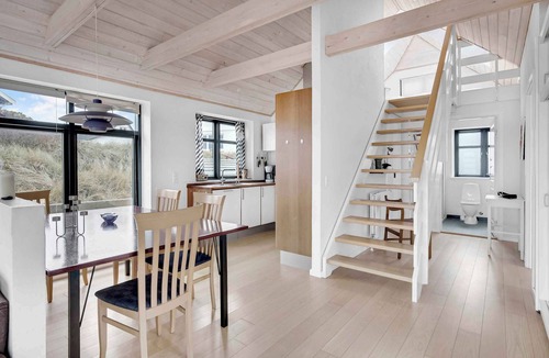 Lonstrup House | Beachfront cottage with panoramic view