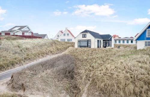 Lonstrup House | Beachfront Cottage With Panoramic View