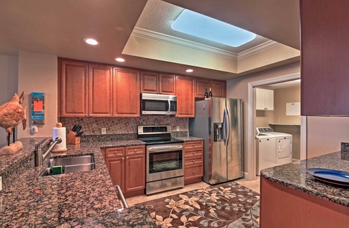 Holiday Isle Condo | Beachfront Destin Condo w/Pool & Harbor View!