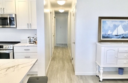 South End House | Beachfront Dream Cottage Sleeps 11 Beautiful PETS OK