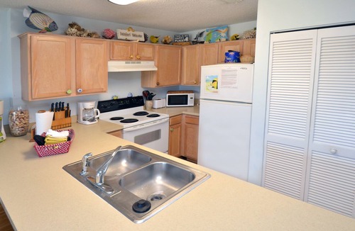Fort Walton Beach Condo | BeachFront Easy beach access. No stairs or elevators! Beach service included.