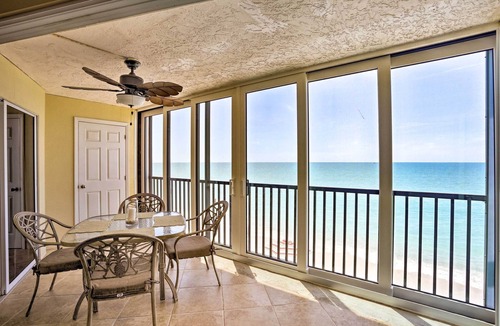 Englewood Condo | Beachfront Englewood Condo w/Community Pool!