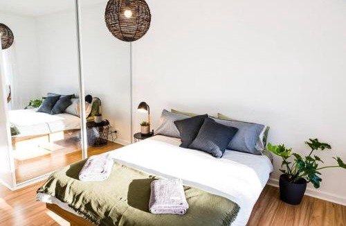 Semaphore Park Apartment | Beachfront Escape