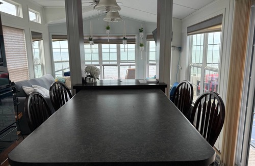 Sherkston House | Beachfront Escape Cottage