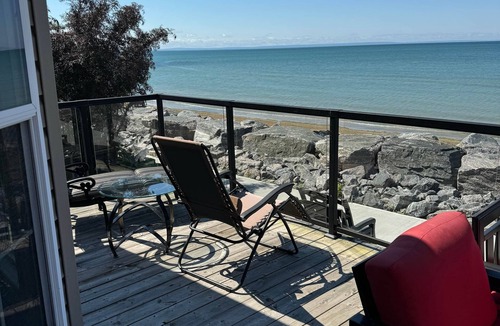 Sherkston House | Beachfront Escape Cottage