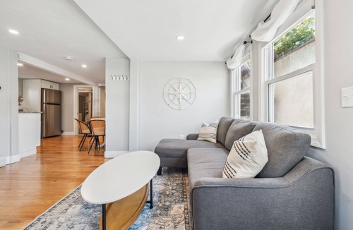 Salisbury Apartment | Beachfront Escape | Direct Beach Access | Sleeps 6