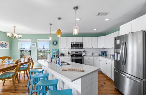 Port Bolivar House | Beachfront | Expansive Deck, Grill & Ocean Views