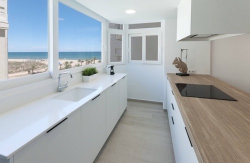 Playa de Gandia Apartment | Beachfront Family Friendly Condo In Gandía - only familias