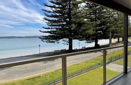 Long Beach House | Beachfront Family Holiday Home