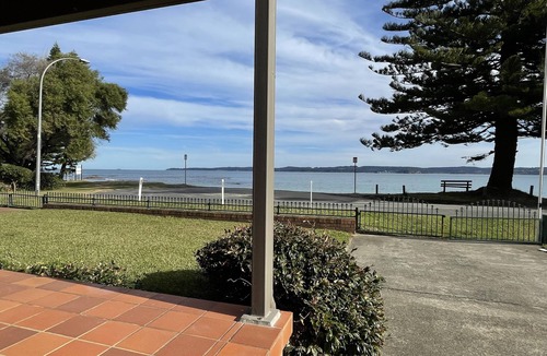 Long Beach House | Beachfront Family Holiday Home