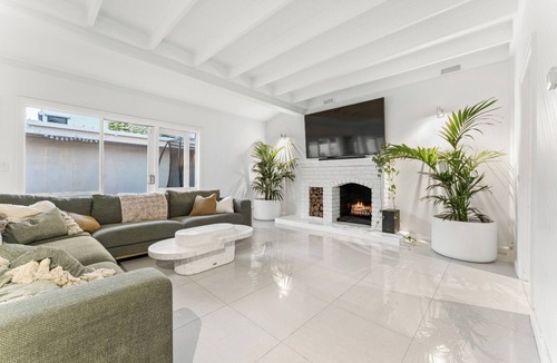 Aspendale House | Beachfront family masterpiece