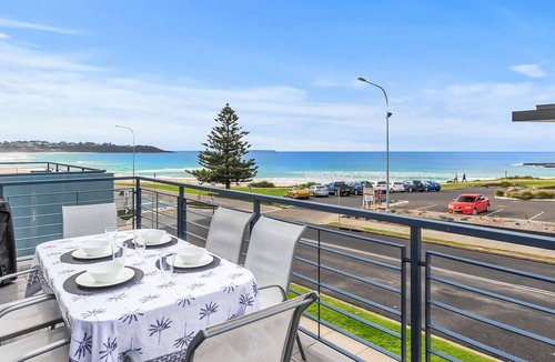 Mollymook Apartment | Beachfront Five - Stunning apartment a few steps from the beach