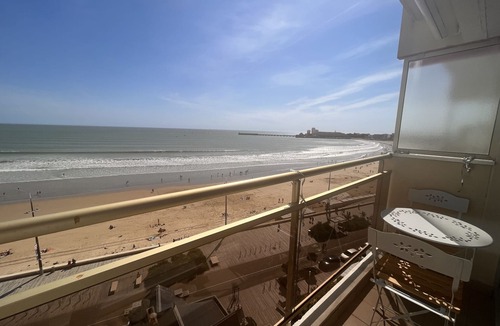 Les Sables d'Olonne Apartment | "Beachfront Studio with Balcony and Stunning Sea View"