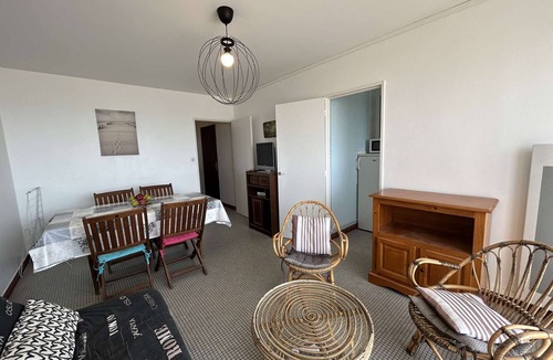 Saint-Jean-de-Monts Apartment | Beachfront 2-Bed Apt with Ocean View, Close to Amenities, Sleeps 6