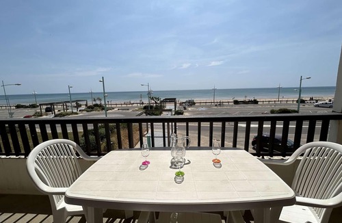 Saint-Jean-de-Monts Apartment | Beachfront 2-Bed Apt with Ocean View, Close to Amenities, Sleeps 6