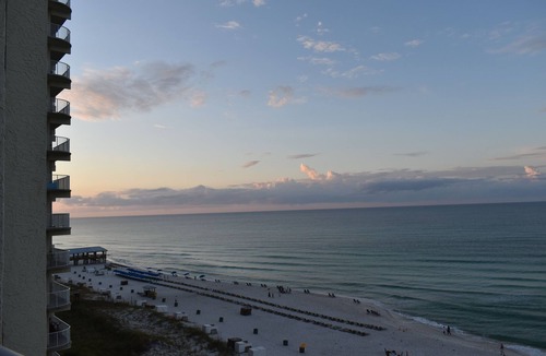 Long Beach Condo | * Beachfront/FREE Beach Service. Tons of updates*n