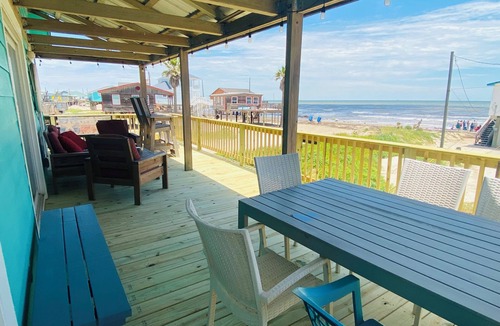 Surfside Beach House | Beachfront fun! - Great easy beach access, beach views, Pet friendly!