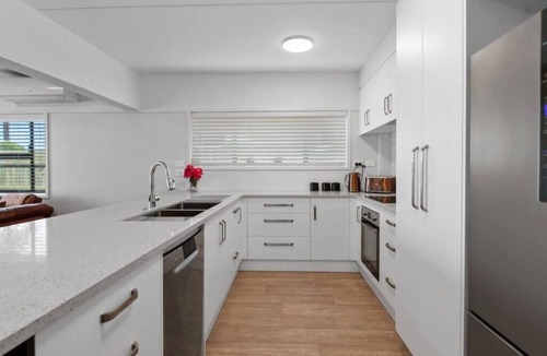 Mount Maunganui Apartment | Beachfront Gem in Mount Maunganui