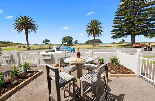 Mount Maunganui Apartment | Beachfront Gem in Mount Maunganui