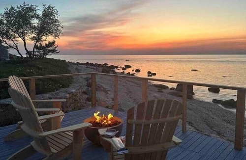 Greenport House | Beachfront Greenport Villa