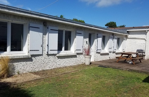 Prefailles House | Beachfront guest house