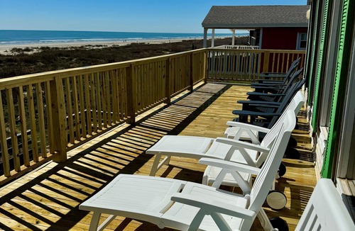 Galveston House | Beachfront/Gulf Front Property/Dog Friendly