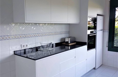 Sant Pere Pescador House | Beachfront House: Pool, A/C, Wi-Fi, BBQ, Garden, Sleeps 8, Parking