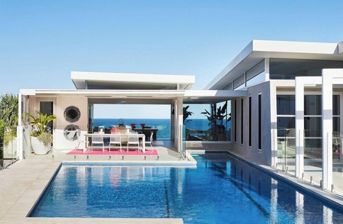 Sunrise Beach House | Beachfront Hideaway