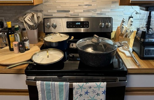 Lottsburg Cottage | Beachfront Hideaway - Pet Friendly, Hot Tub, EV